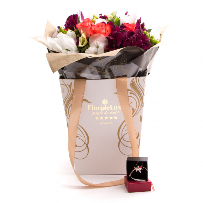 Buchet primavaratic si martisor fluturas – imaginea 1