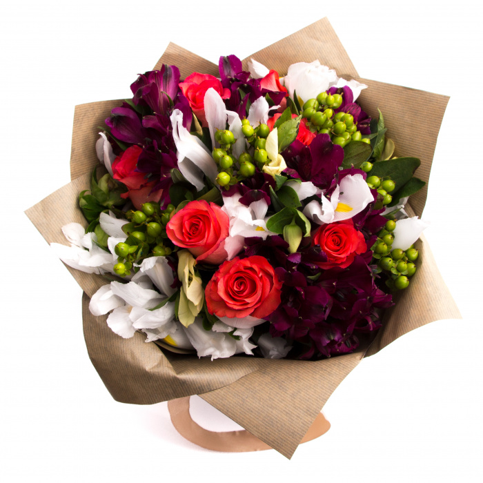 Buchet primavaratic si martisor inima – imaginea 2