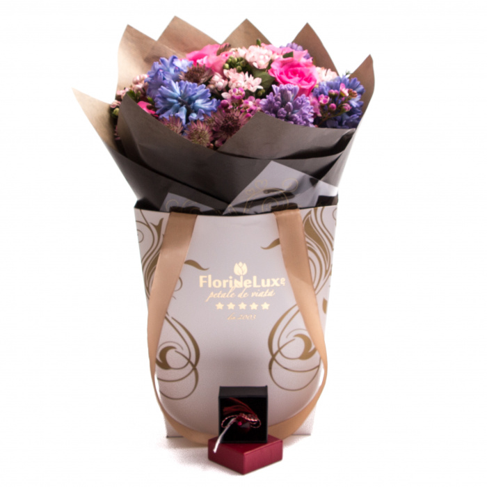 Dulce fior de primavara si martisor Swarovski – imaginea 1