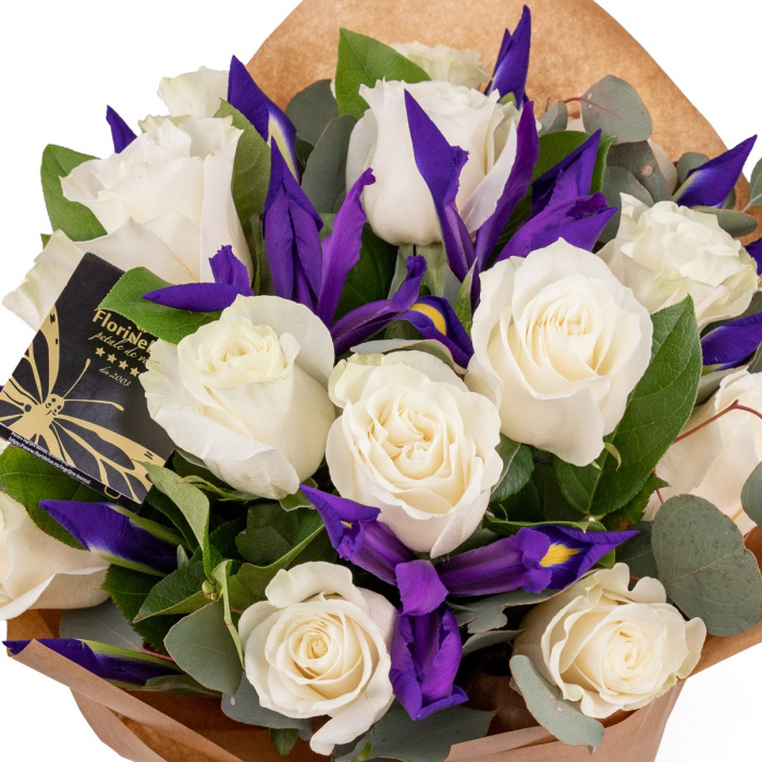 Buchet trandafiri albi si iris – imaginea 2