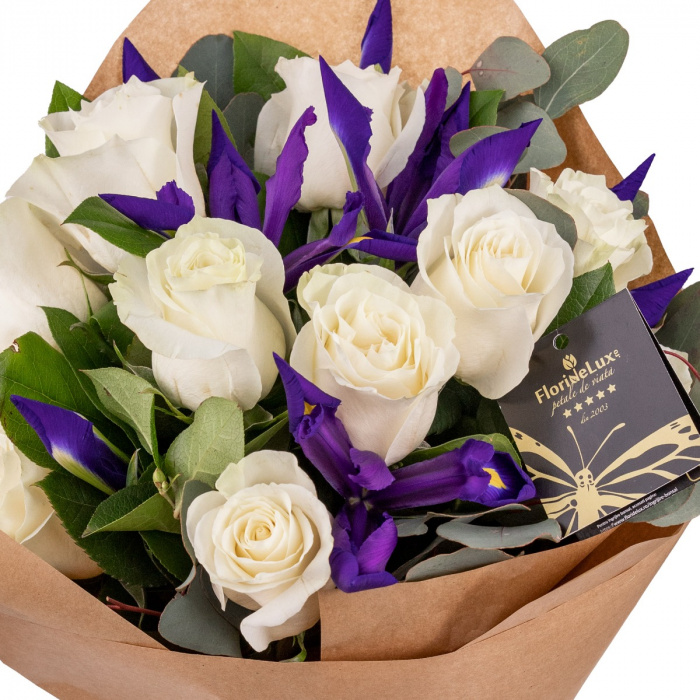 Buchet trandafiri albi si iris – imaginea 2