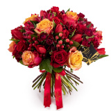 Trandafiri rosii si lalele ca focul in buchet – Premium