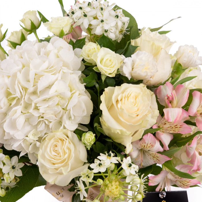 Buchet trandafiri albi "Heaven" – imaginea 2