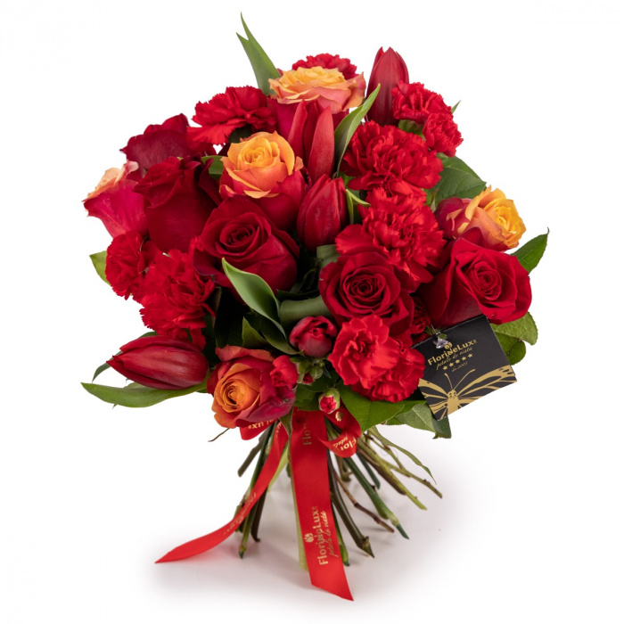 Buchet cu trandafiri rosu intens – imaginea 1