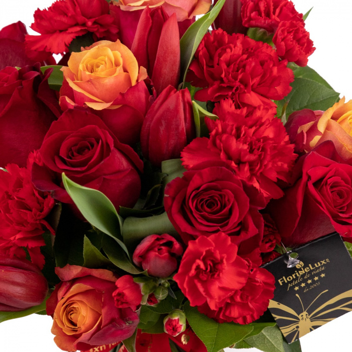 Buchet cu trandafiri rosu intens – imaginea 2