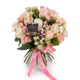 Buchet trandafiri albi si roz delicati – Premium