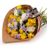 Buchet cu frezii in culori vesele – Premium