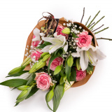 Buchet delicat crini si trandafiri – Premium