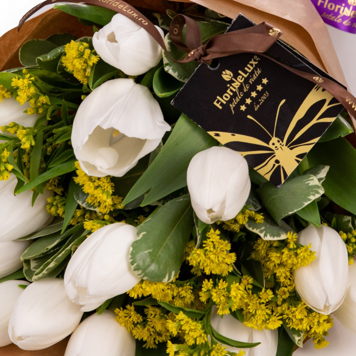 Lalele albe si solidago – imaginea 2