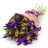 Buchet de flori cadou cu iris si solidago – Premium