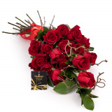 Buchet rustic trandafiri si ruscus – Premium