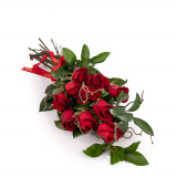 Buchet rustic trandafiri si ruscus – Standard