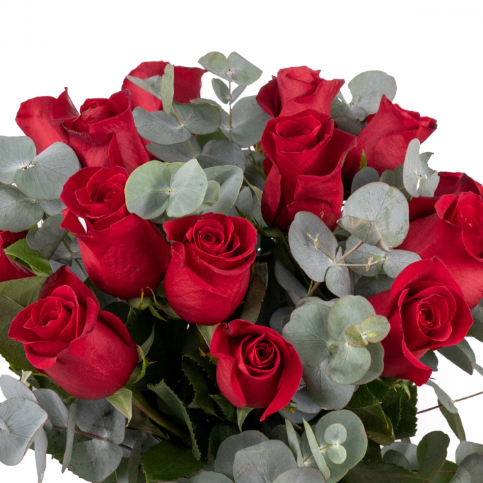 Buchet trandafiri rosii si eucalipt – imaginea 2