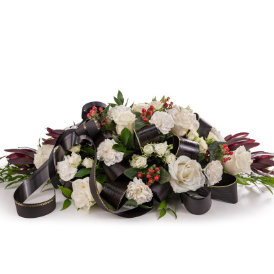 Aranjament funerar de lux cu garoafe albe