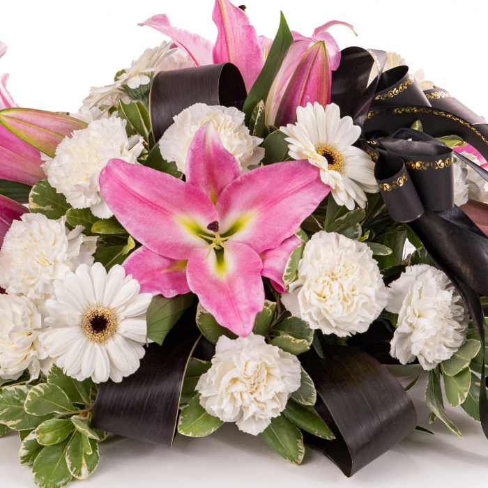 Aranjament funerar de lux cu crini roz – imaginea 2