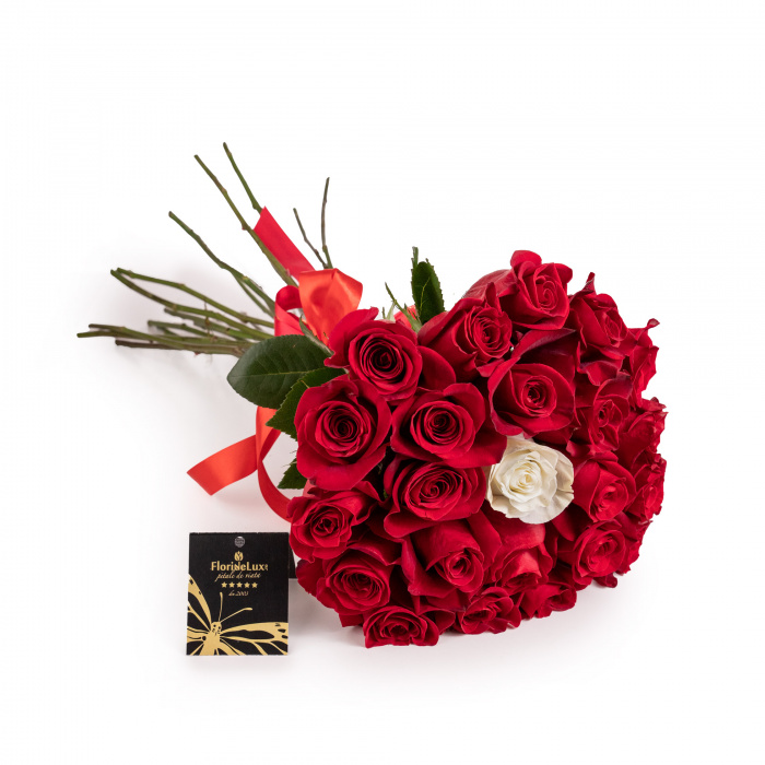 Buchet din trandafiri You and I – imaginea 1