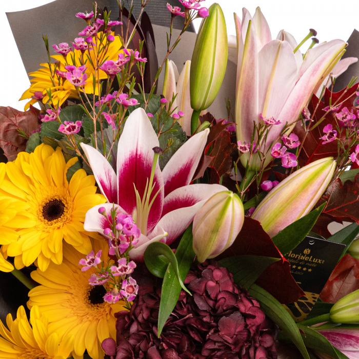 Buchet de toamna cu gerbera, crini si hortensii