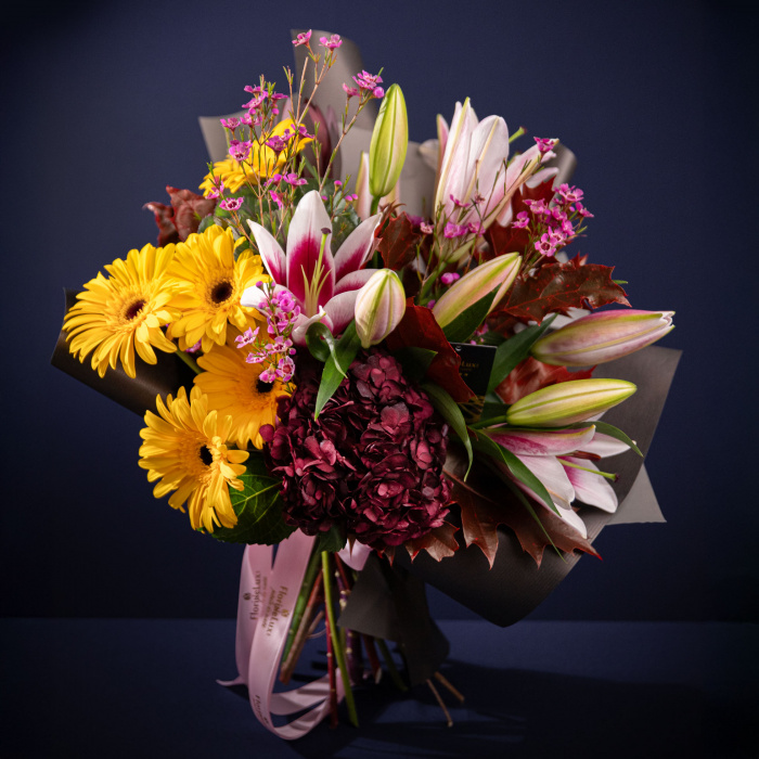 Buchet de toamna cu gerbera, crini si hortensii