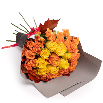 Buchet de toamna cu trandafiri galbeni si portocalii