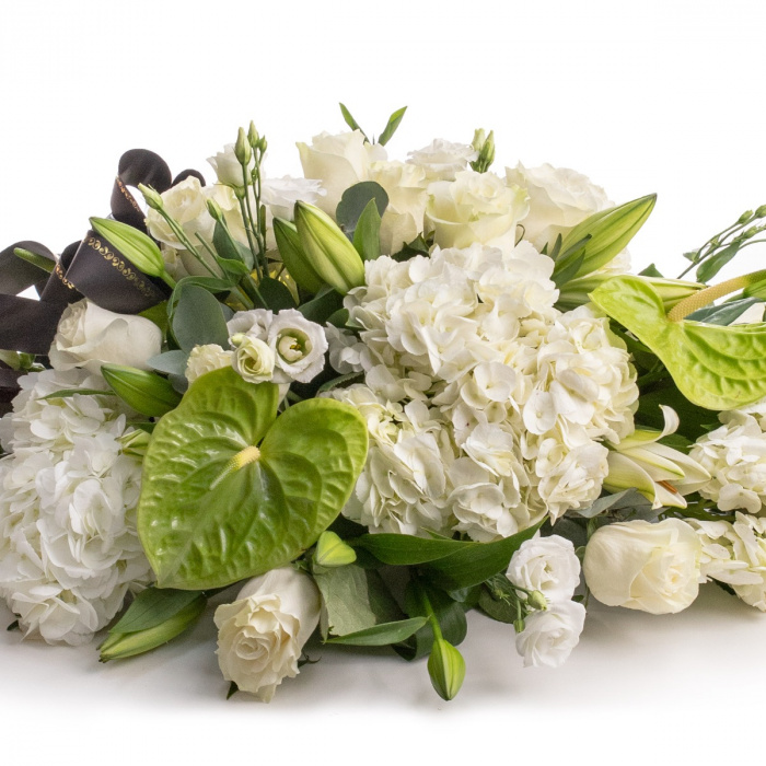 Aranjament Funerar trandafiri si hortensii albe – imaginea 2