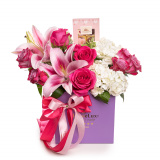 Cutie cu trandafiri in nuante roz si praline – Floridelux