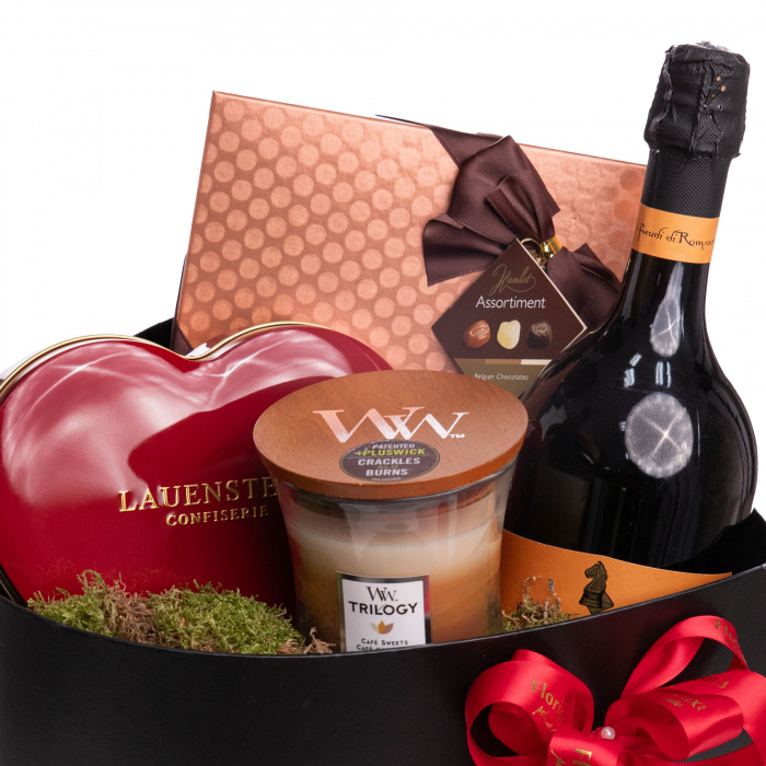 Cutie cadou eleganta cu mixt praline, trufe si vin spumant