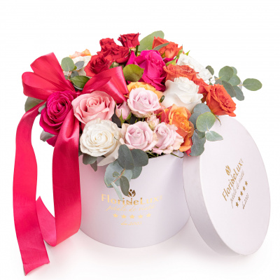Aranjament floral cu trandafiri
