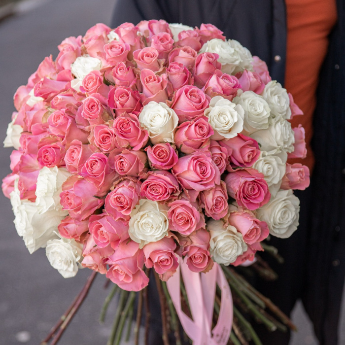 Buchet 101 trandafiri roz si albi – imaginea 3