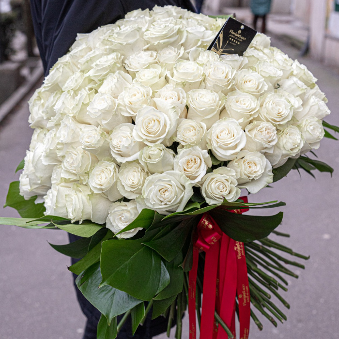 Buchet 101 trandafiri albi Temptation – imaginea 3