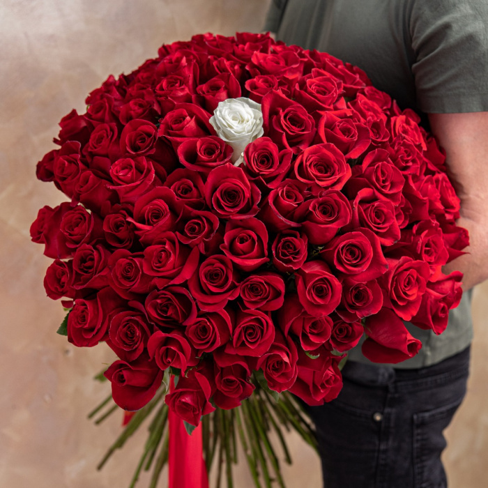 Buchet 101 trandafiri Seductive – imaginea 3