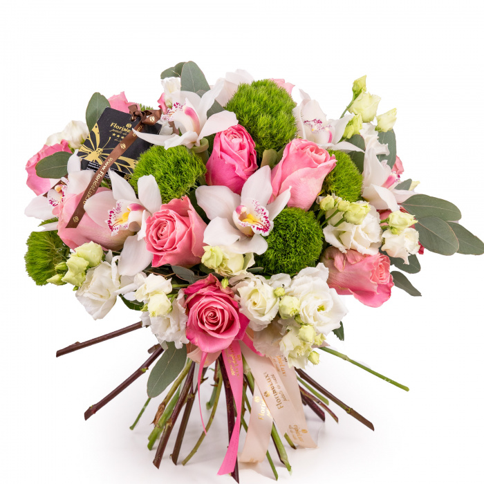 Buchet floral pentru o femeie eleganta