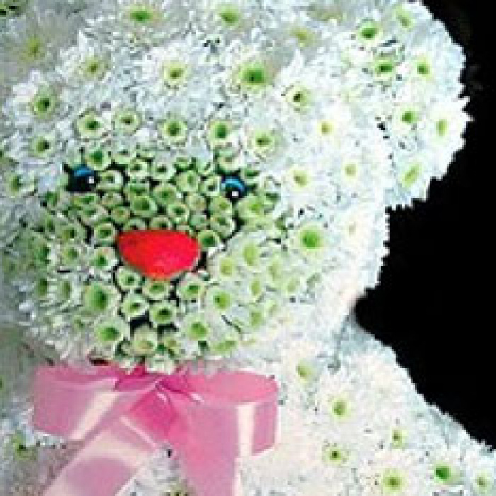 Ursulet din flori alb – imaginea 1