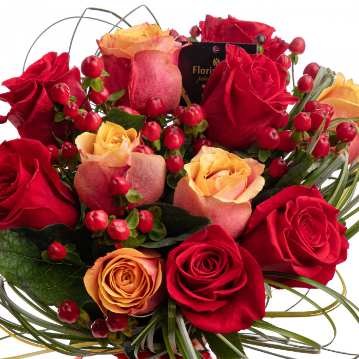 Buchet trandafiri rosii si portocalii plin de sentimente – imaginea 2
