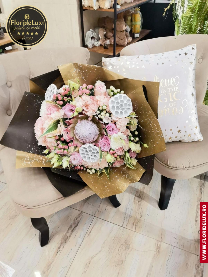 Buchet de lux cu flori roz pastel – imaginea 2