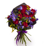 Buchet trandafiri si irisi albastri – Premium