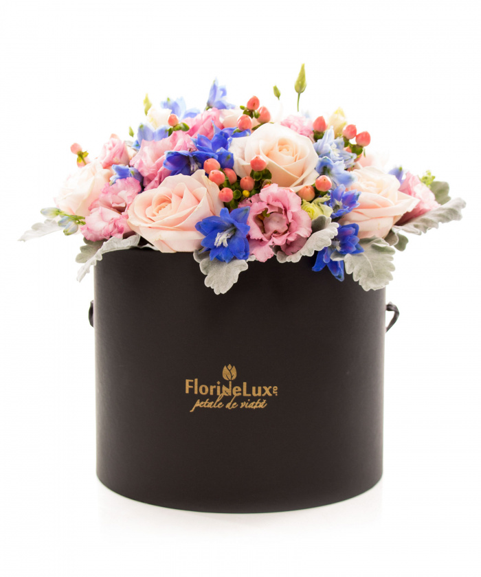 Cutie eleganta cu flori roz pal