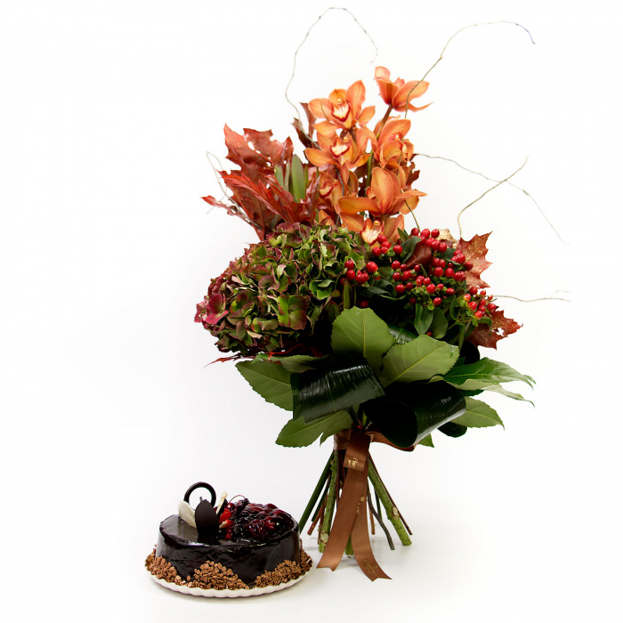 Buchet de flori si tort