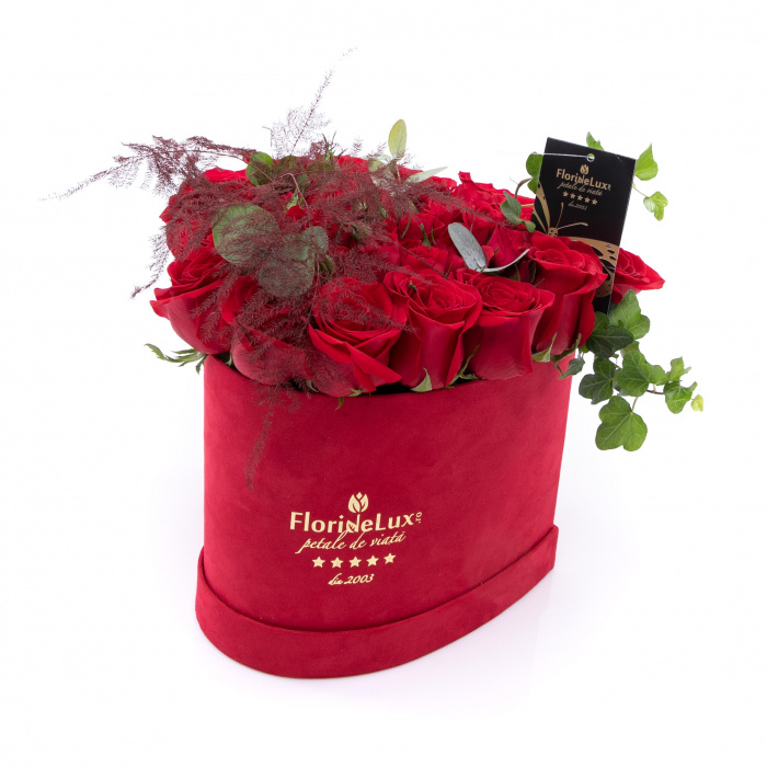 Cutie de catifea cu trandafiri romantici – imaginea 3