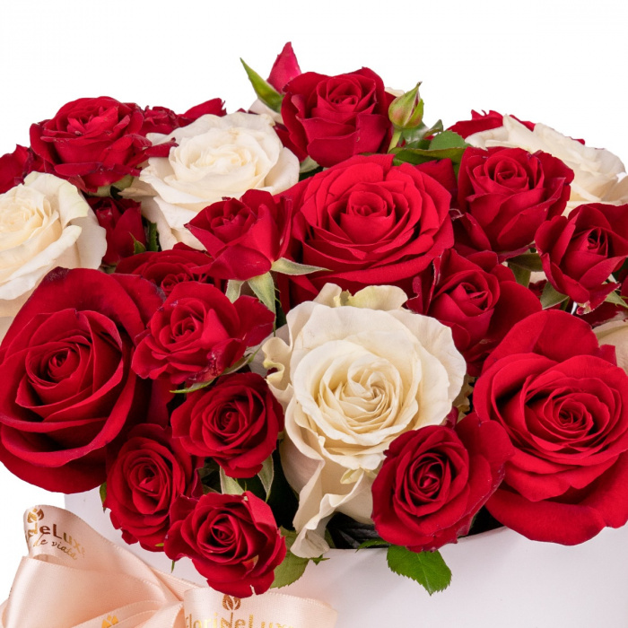Aranjament floral cadou – imaginea 2