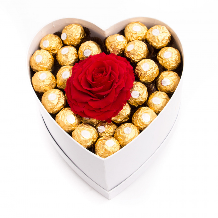 Inima Ferrero Rocher, trandafir criogenat, bautura fina