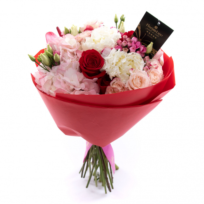 Buchet flori parfumate in ambalaj rosu – imaginea 2