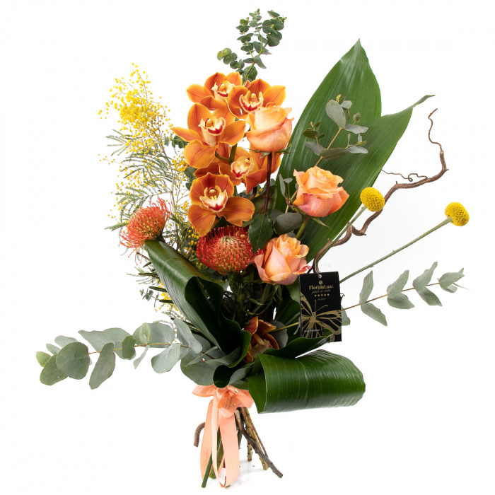 Buchet cognac cu orhidee si trandafiri