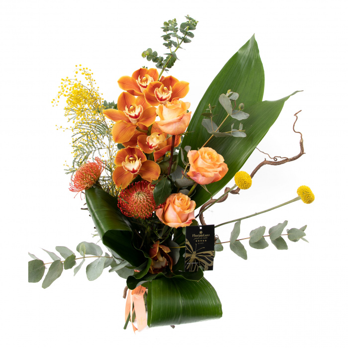 Buchet cognac cu orhidee si trandafiri
