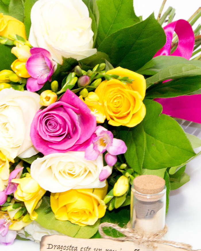 Buchet colorat si parfumat cu mesaje – imaginea 4