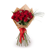 Buchet trandafiri in ambalaj romantic – Floridelux
