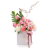 Cutie trandafiri roz delicat – Standard