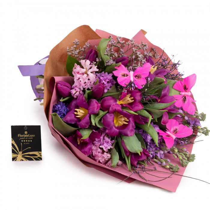 Buchet purple cu matthiola, genista si zambile