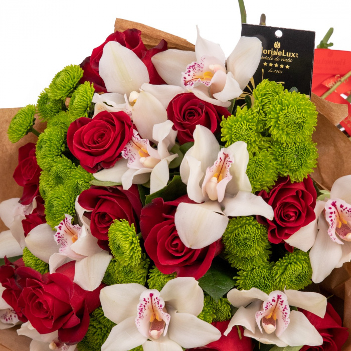 Buchet trandafiri rosii, orhidee si santini – imaginea 2