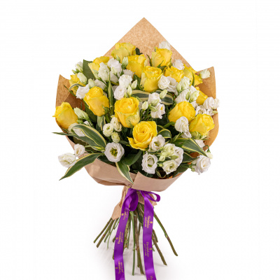 Buchet inedit trandafiri si lisianthus