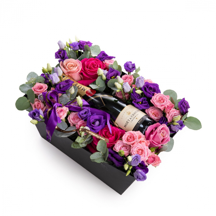 Cutie trandafiri roz si lisianthus mov cu sampanie – imaginea 1
